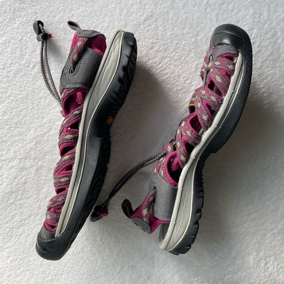 Keen Women’s Grey/Pink Closed Toe Sandals Size 7.5 - Picture 4 of 9